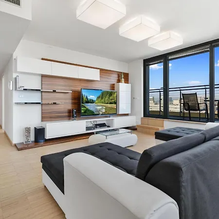 Sky In - With 2 Parking Places Bratislava