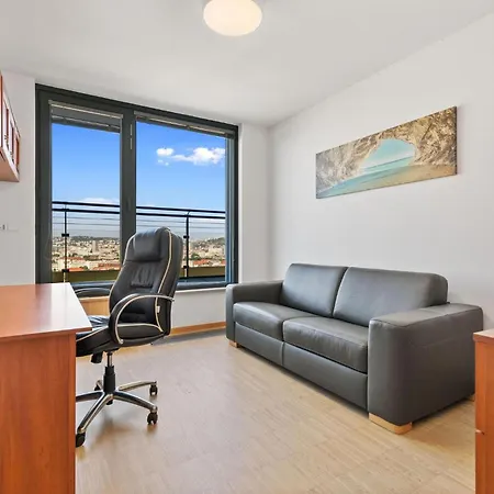 Sky In - With 2 Parking Places