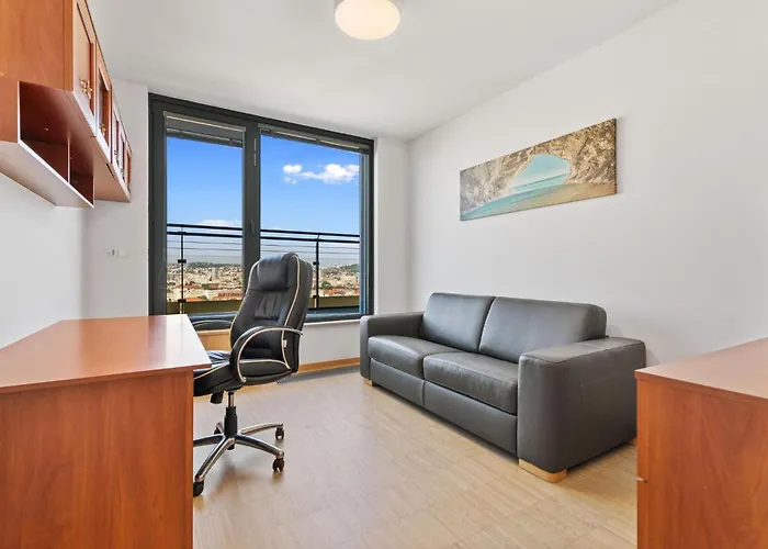 Sky In - With 2 Parking Places