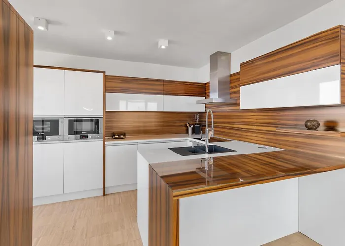 Sky In - With 2 Parking Places