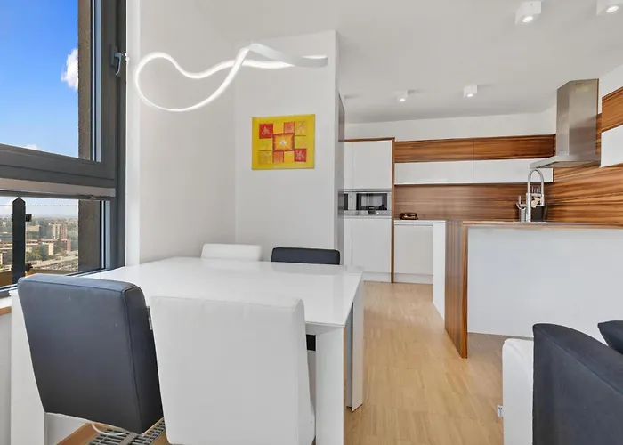 Sky In - With 2 Parking Places ブラチスラヴァ