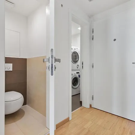 Sky In - With 2 Parking Places Bratysława