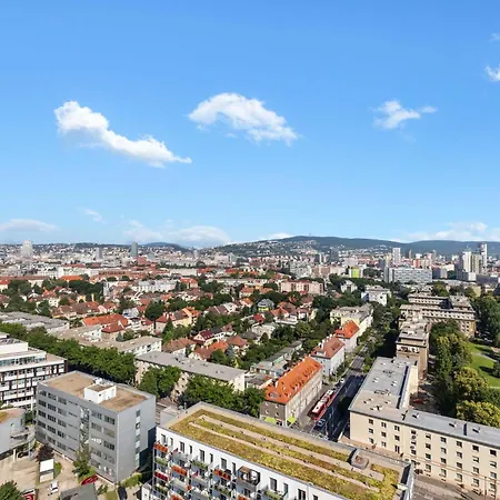 Apartament Sky In - With 2 Parking Places Bratysława