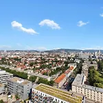 Apartment Sky In - With 2 Parking Places Pressburg