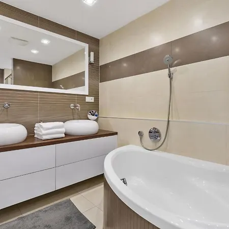 Апартаменти Sky In - With 2 Parking Places *