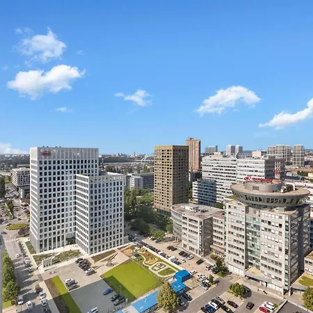Sky In - With 2 Parking Places Апартаменти Братислава
